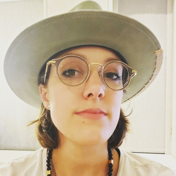 Meet your Posher, Cait - Picture 1 of 1